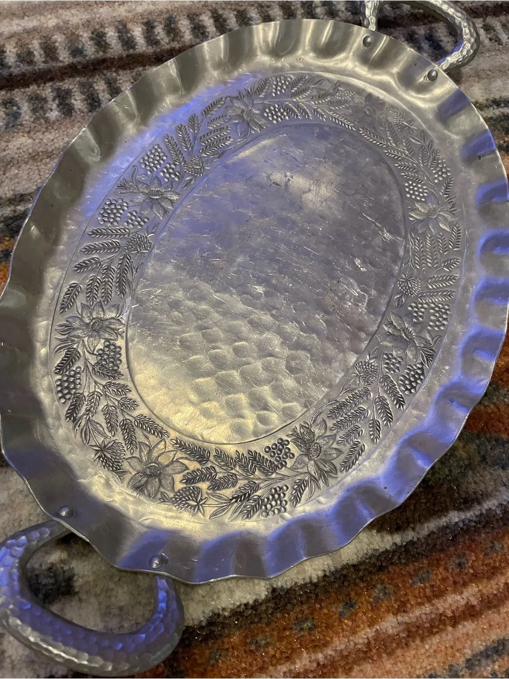 Vintage Rodney Kent Hammered Alluminum Oval Scalloped Tray